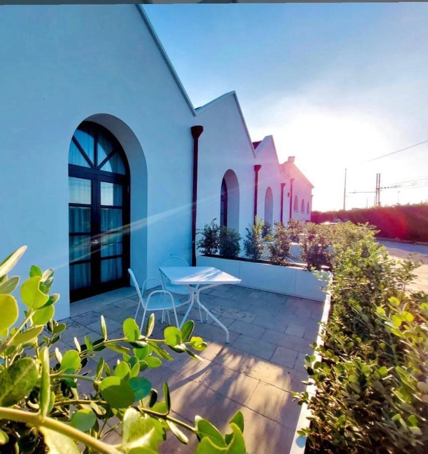 Hotel Saraceno Al Faro Таранто Екстериор снимка