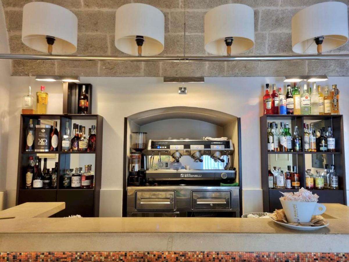 Hotel Saraceno Al Faro Таранто Екстериор снимка