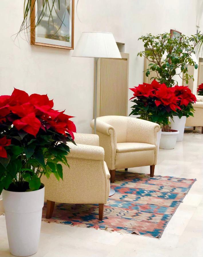 Hotel Saraceno Al Faro Таранто Екстериор снимка