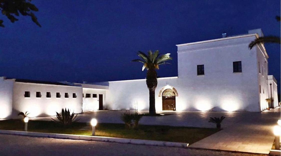 Hotel Saraceno Al Faro Таранто Екстериор снимка