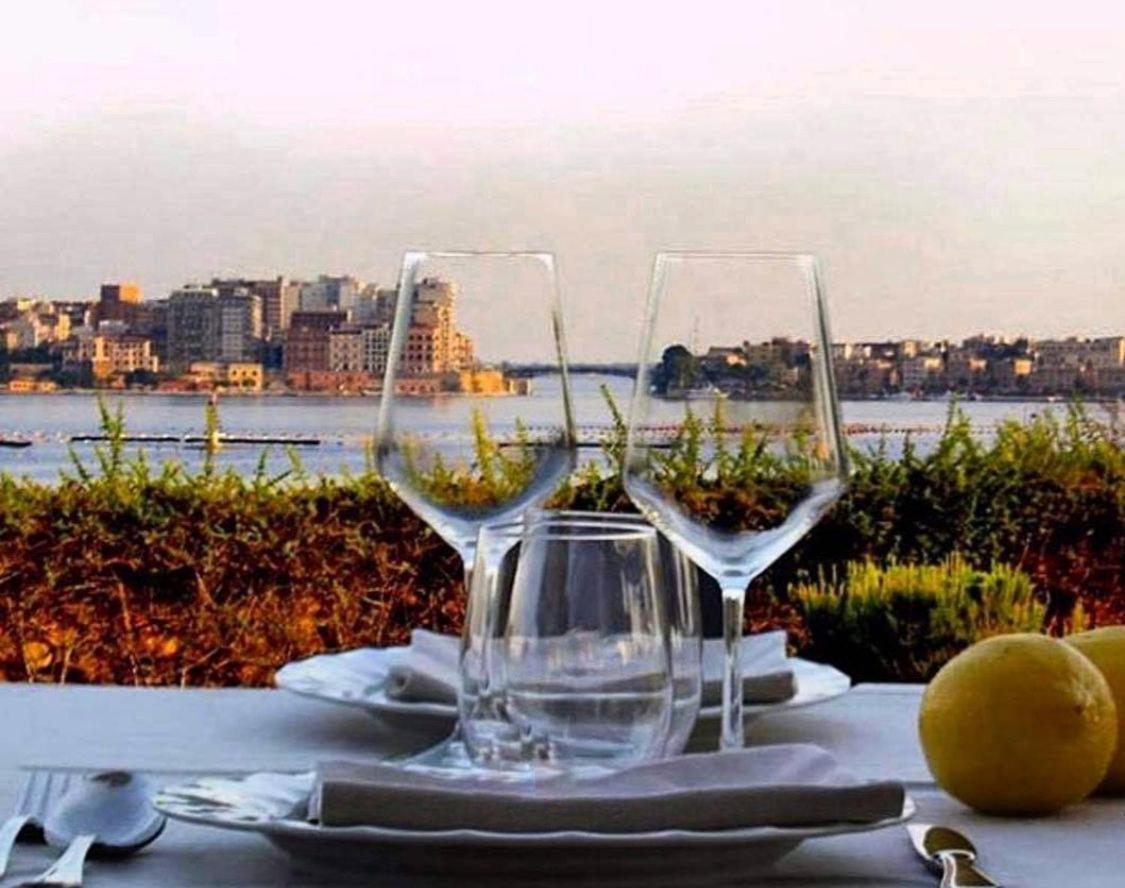 Hotel Saraceno Al Faro Таранто Екстериор снимка