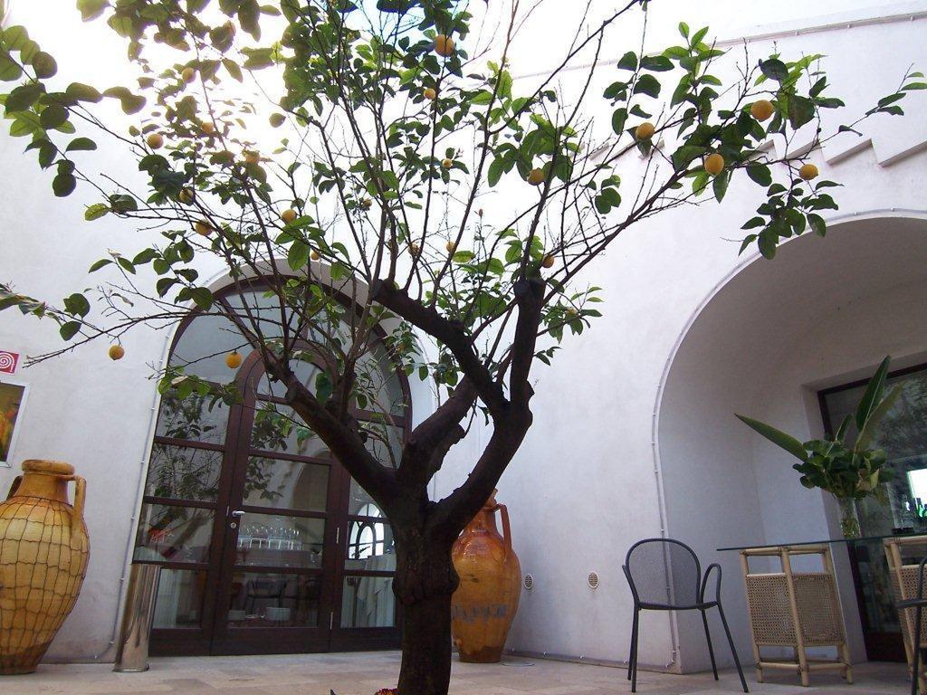 Hotel Saraceno Al Faro Таранто Екстериор снимка
