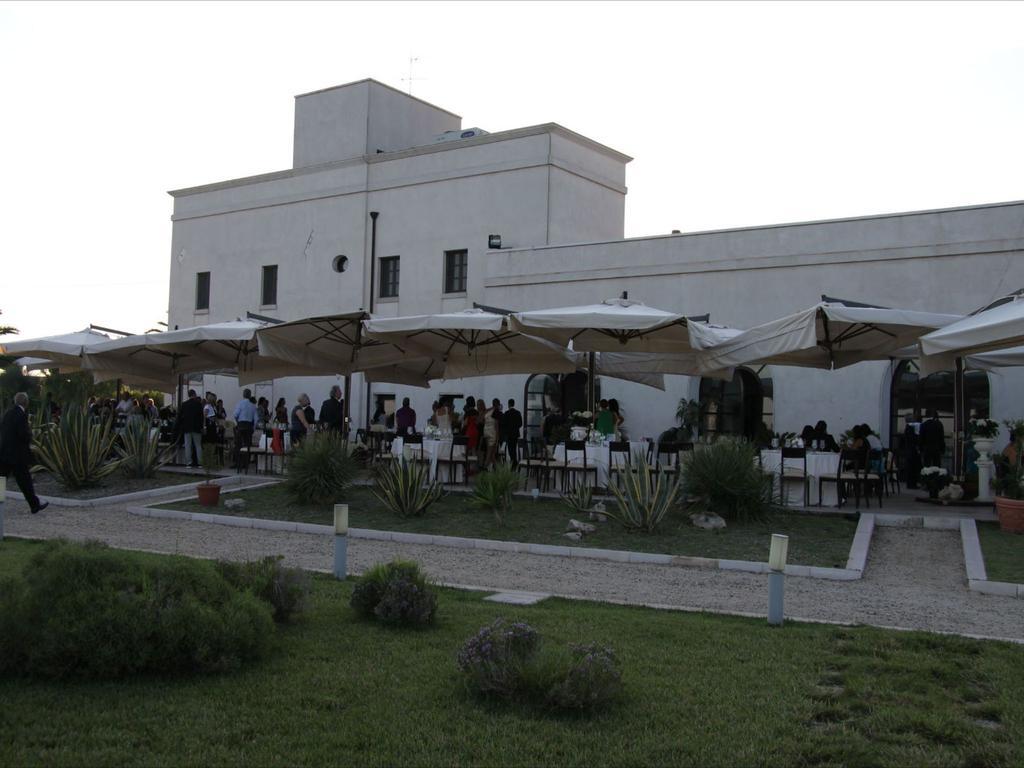 Hotel Saraceno Al Faro Таранто Екстериор снимка